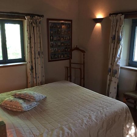 Bed and Breakfast Les Huguets Villeneuve-sur-Lot Zimmer foto