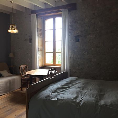 Bed and Breakfast Les Huguets Villeneuve-sur-Lot Zimmer foto