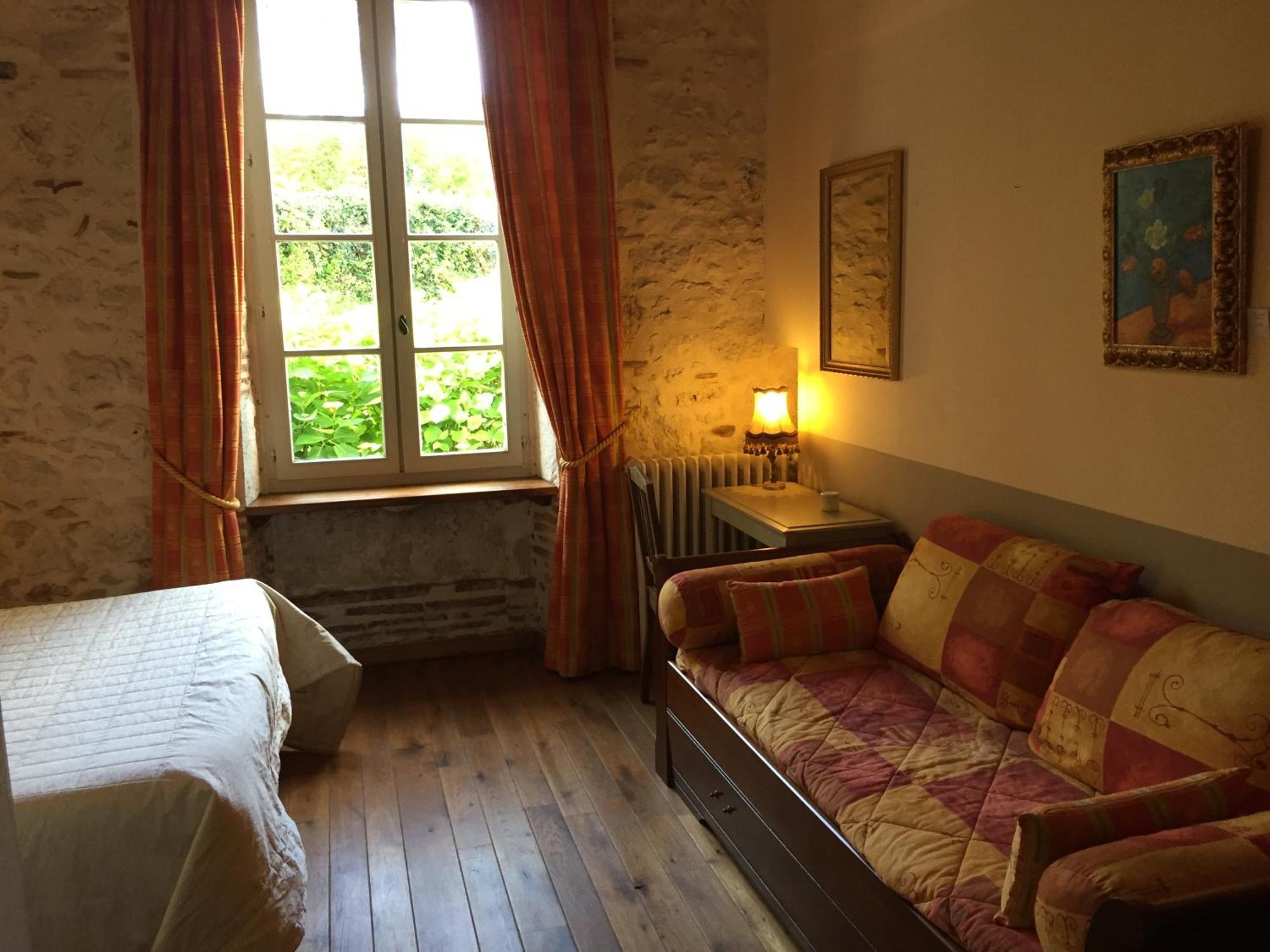 Bed and Breakfast Les Huguets Villeneuve-sur-Lot Zimmer foto
